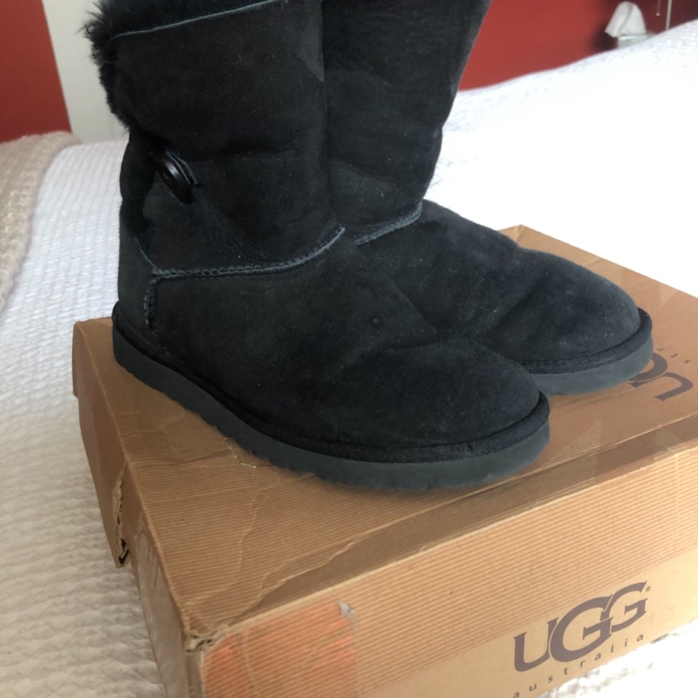 Button Bailey Ugg’s - image 6
